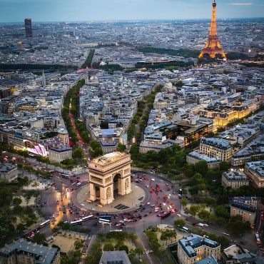 Arc De Triomphe And Des Champs-Élysées In Paris, France (1)